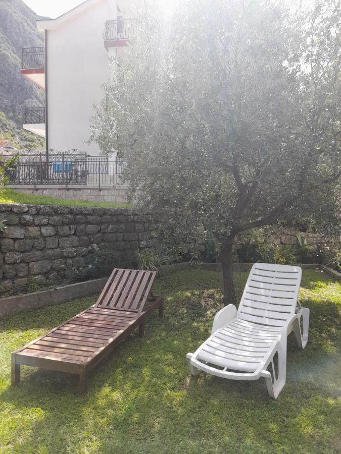 Apartments Nikovic Risan Exterior foto