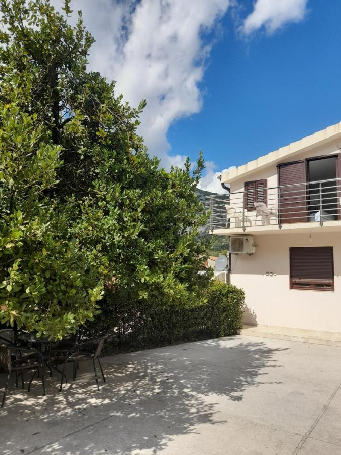Apartments Nikovic Risan Exterior foto