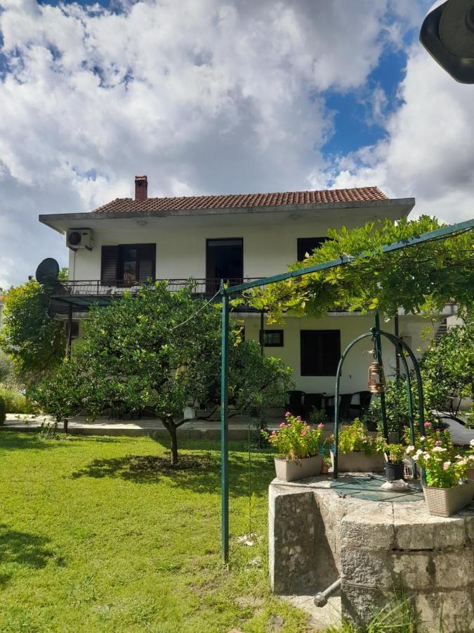 Apartments Nikovic Risan Exterior foto