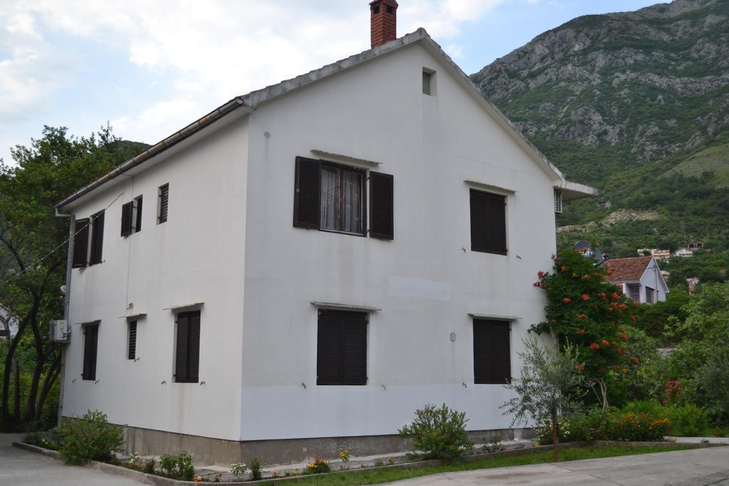 Apartments Nikovic Risan Exterior foto