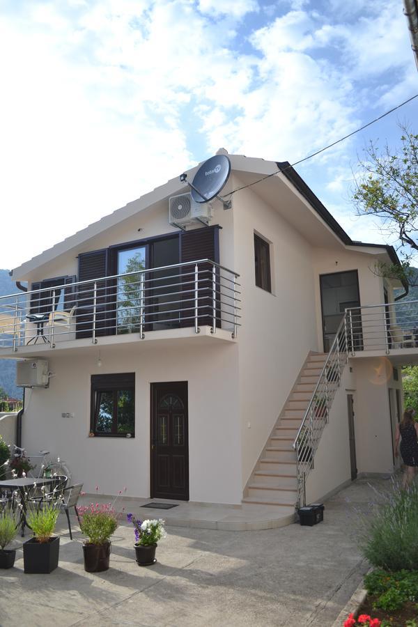 Apartments Nikovic Risan Exterior foto